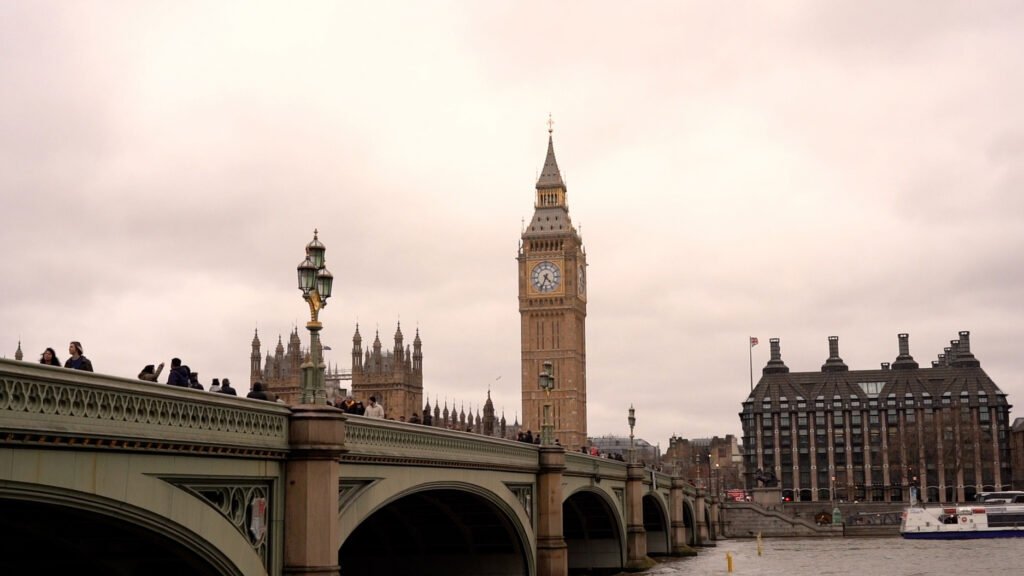 Londonchit.com